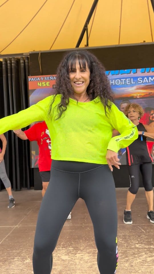 Post 9 by Angeles Castelldefels Zumba on Instagram (video)