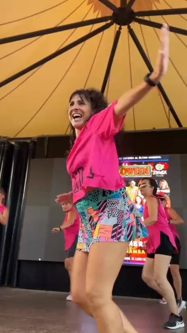 Post 8 by Angeles Castelldefels Zumba on Instagram (video)