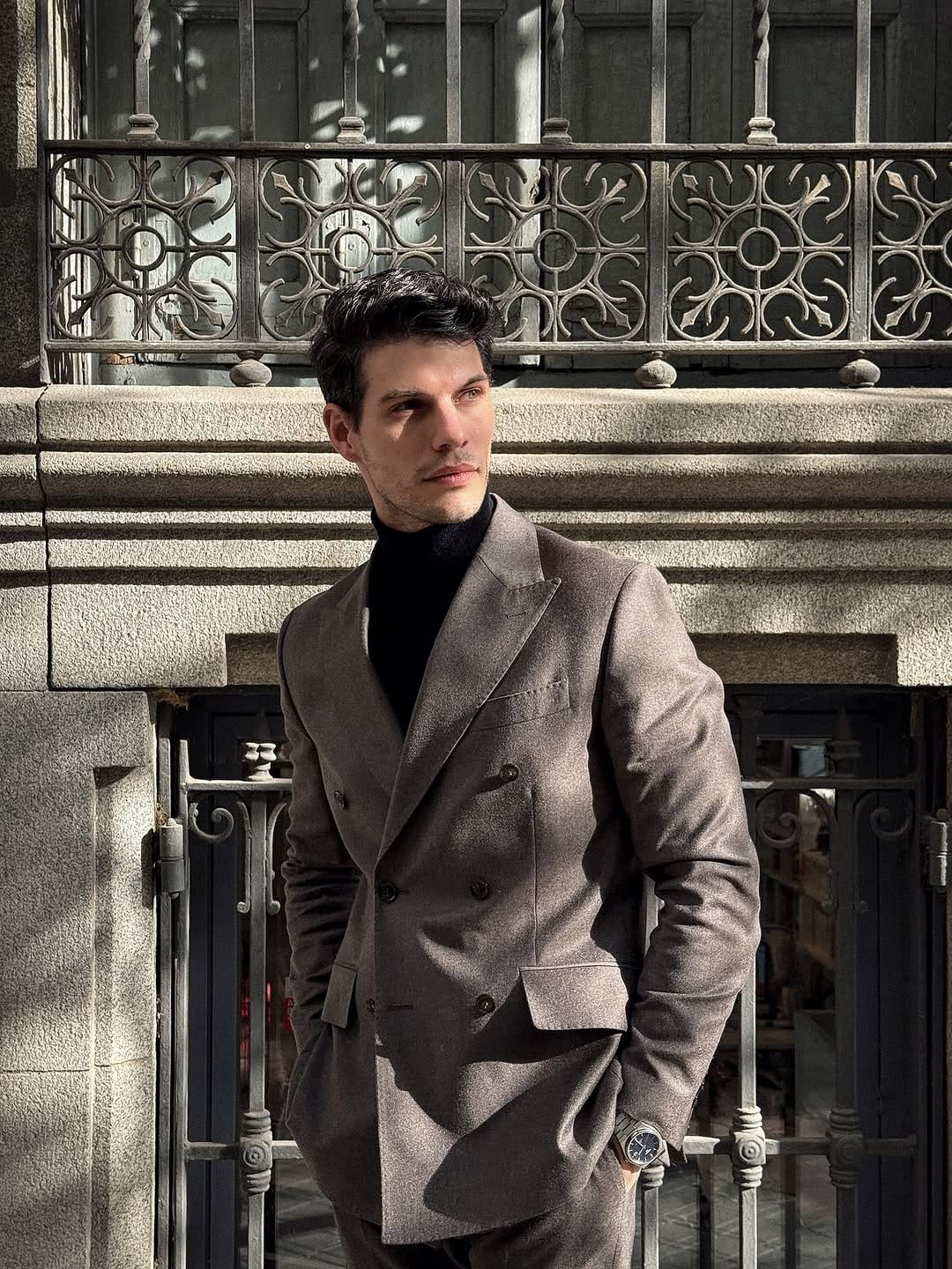 Post 8 by Víctor L. on Instagram (carousel)