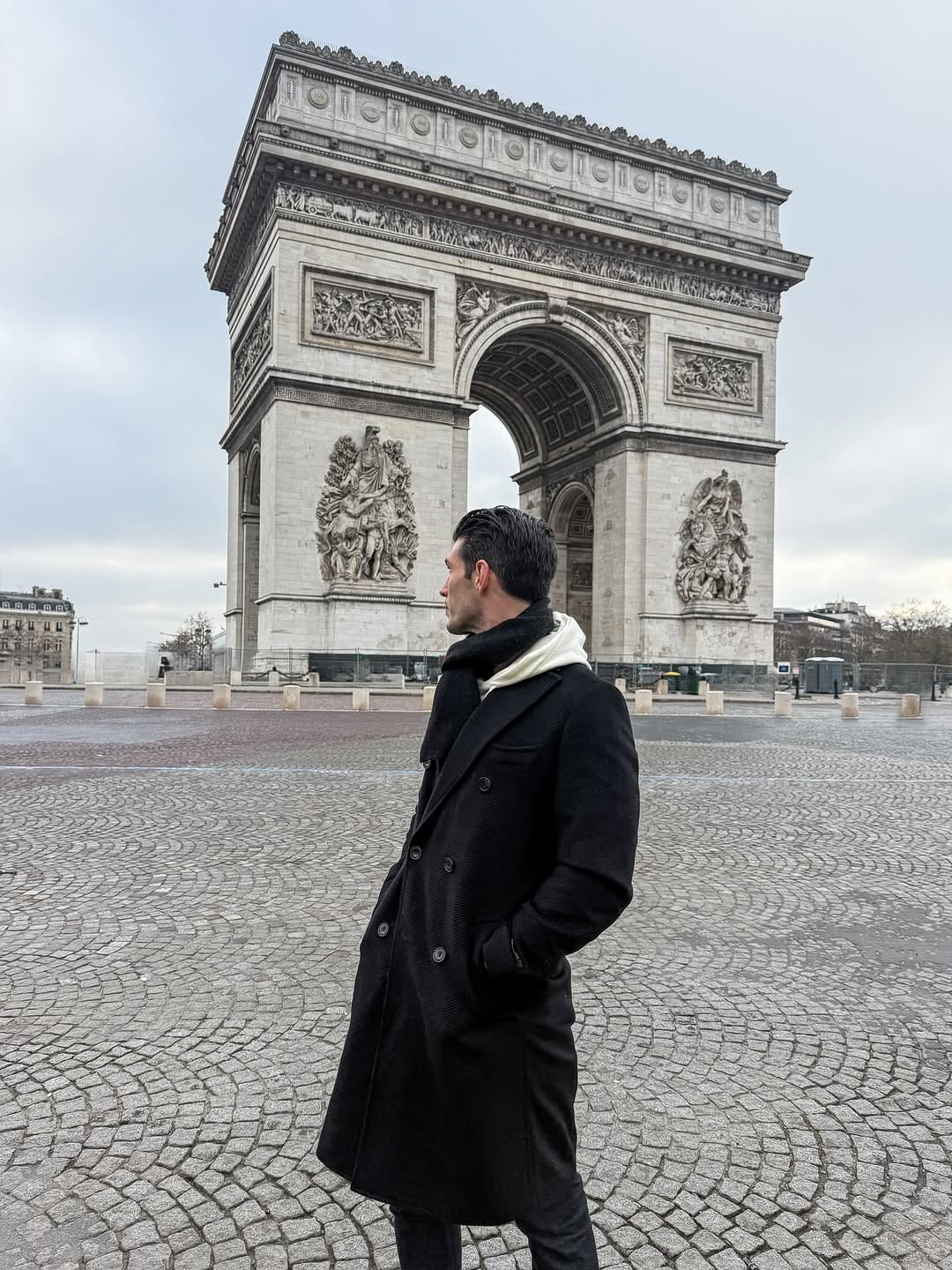 Post 4 by Víctor L. on Instagram (carousel)