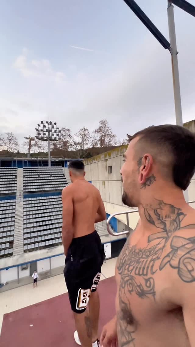 Post 6 by Elputoweasel on Instagram (video)