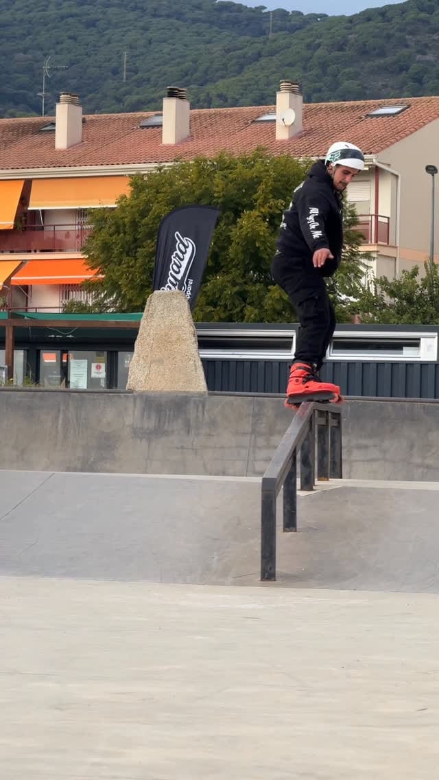 Post 5 by Elputoweasel on Instagram (video)