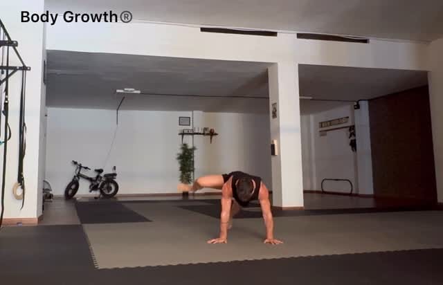 Post 7 by Israel Mallebré on Instagram (video)