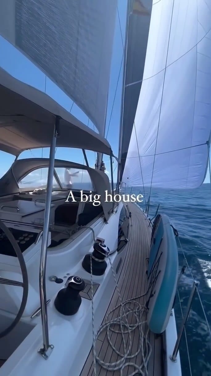 Post 8 by Justine | Ibiza | Broker on Instagram (video)