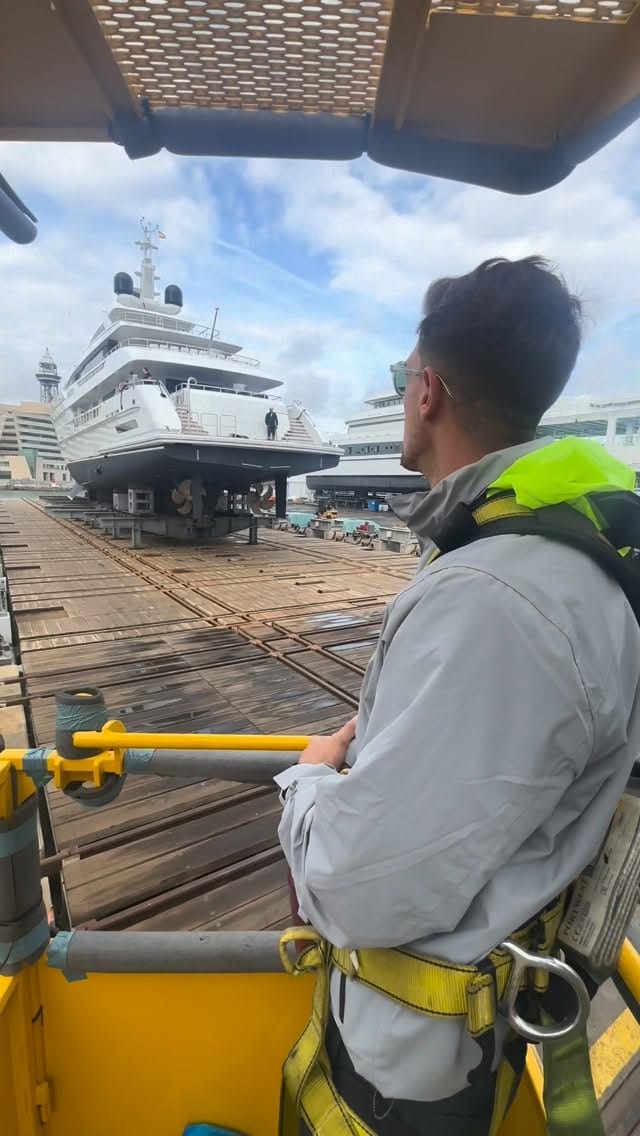 Post 3 by R O N 🔱 T O R R E S on Instagram (video)