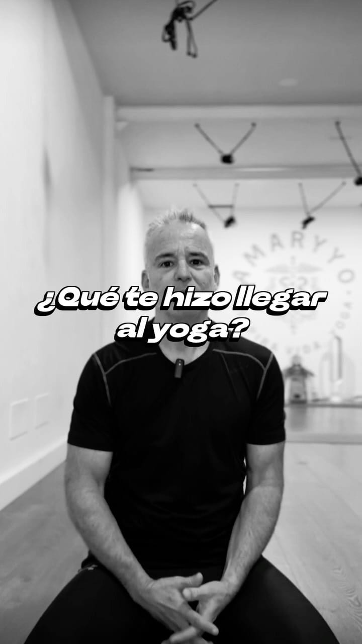 Post 2 by Amaryyo Yoga y Yoga Aéreo on Instagram (video)