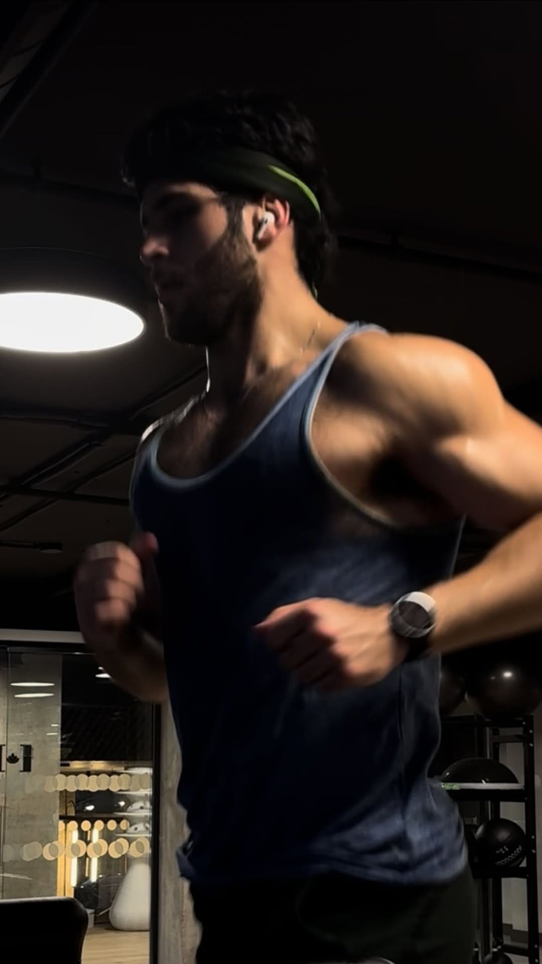 Post 5 by Jose Kuthy C. on Instagram (video)