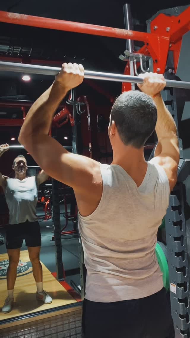 Post 10 by Calistenia & Fitness on Instagram (video)