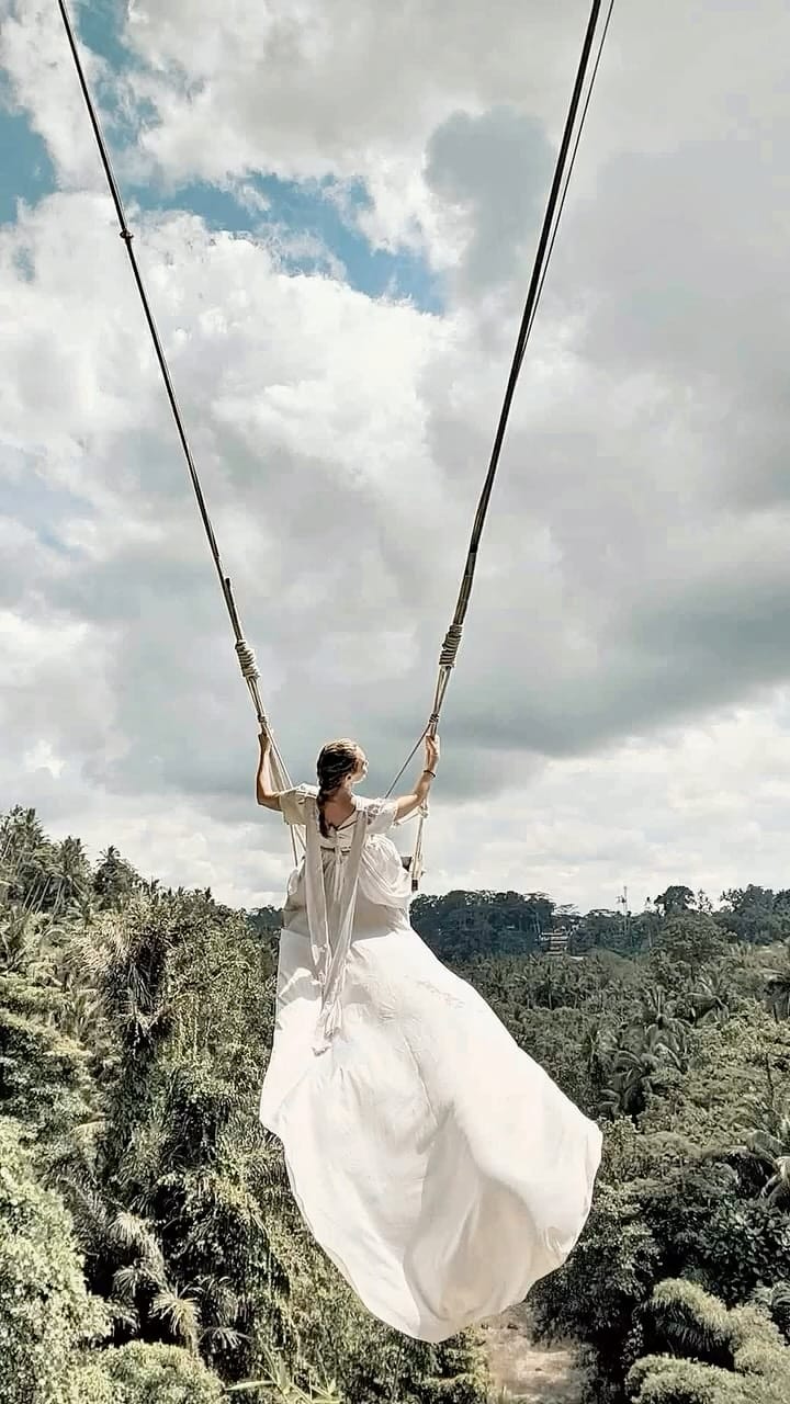 Post 2 by Escuela Española de Yoga Prana on Instagram (video)