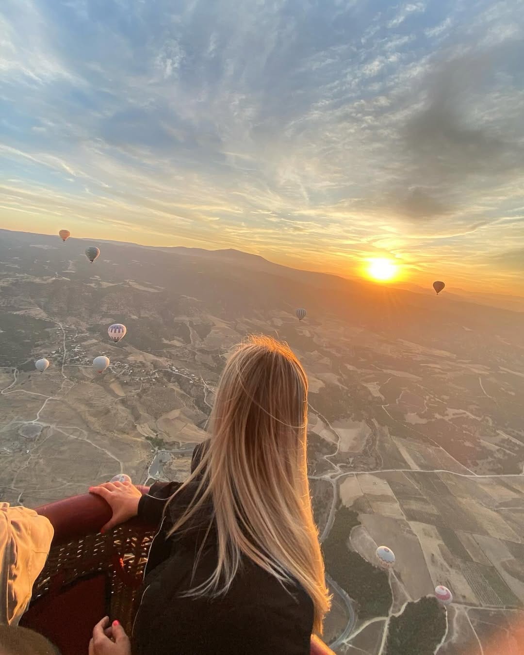 Post 10 by Anna Aleksandrova on Instagram (image)