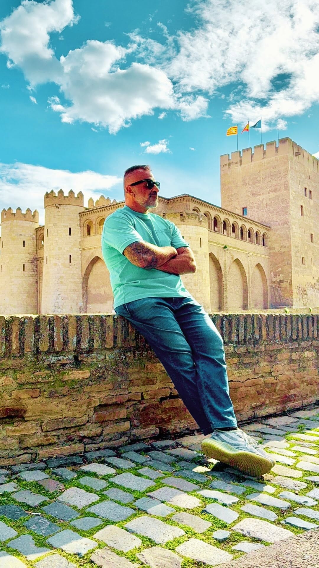 Post 3 by Laurence Banescu on Instagram (video)