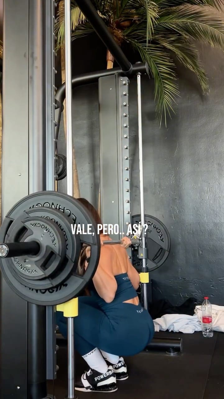 Post 1 by ℂ𝕙𝕝𝕠 on Instagram (video)