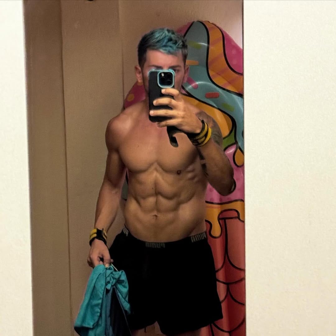 Post 8 by Adriano De Arcangelis on Instagram (image)