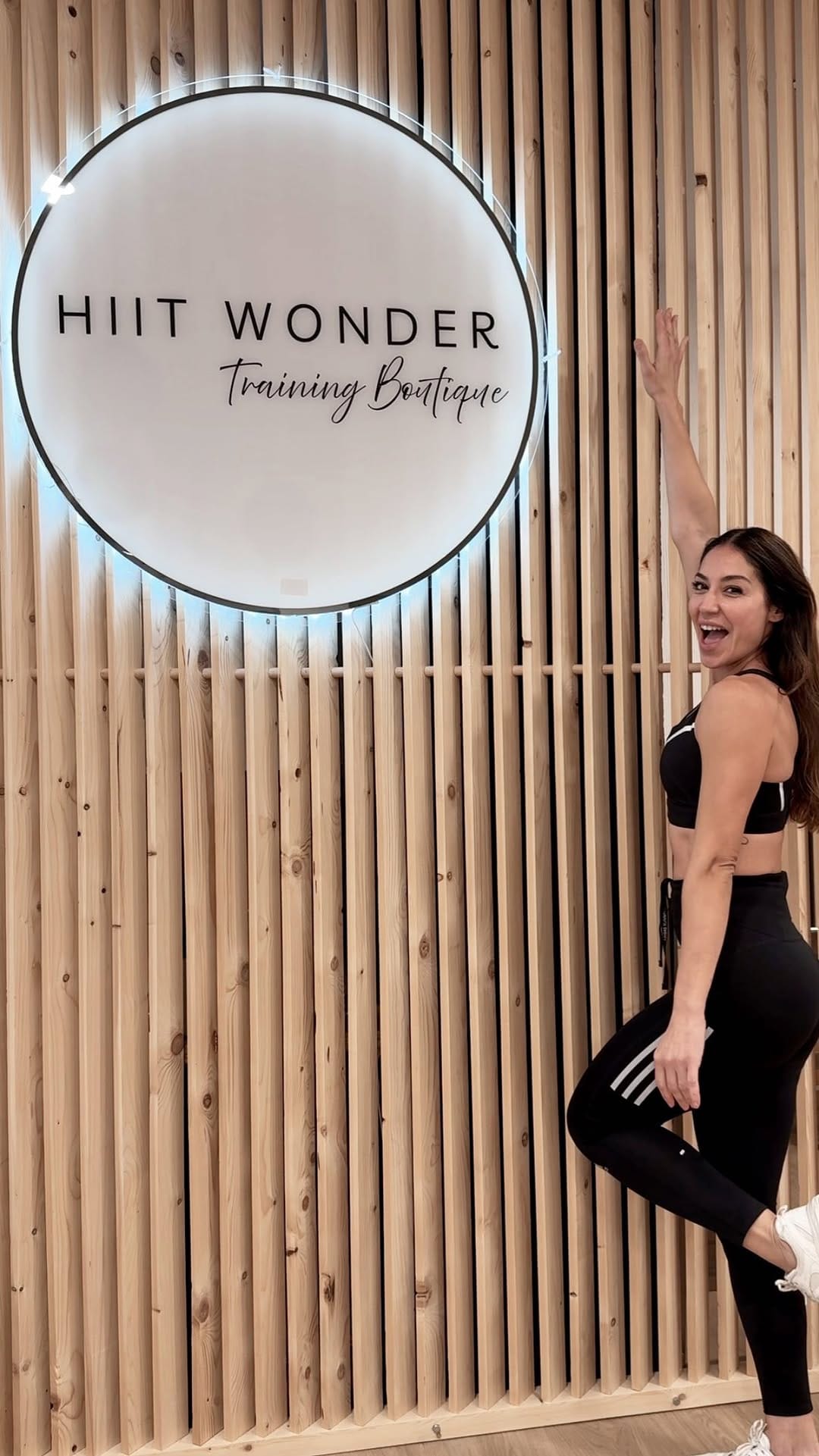 Post 8 by Ana Leon on Instagram (video)