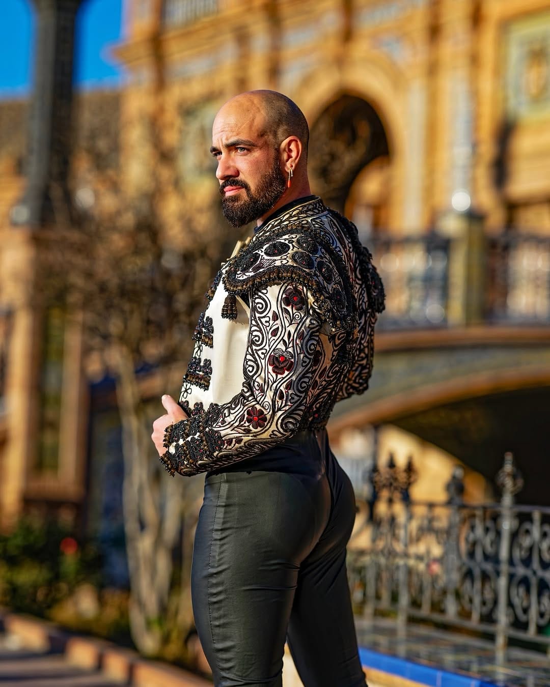 Post 8 by Curro Borrajeros | Designer & Fitness Sevilla on Instagram (carousel)