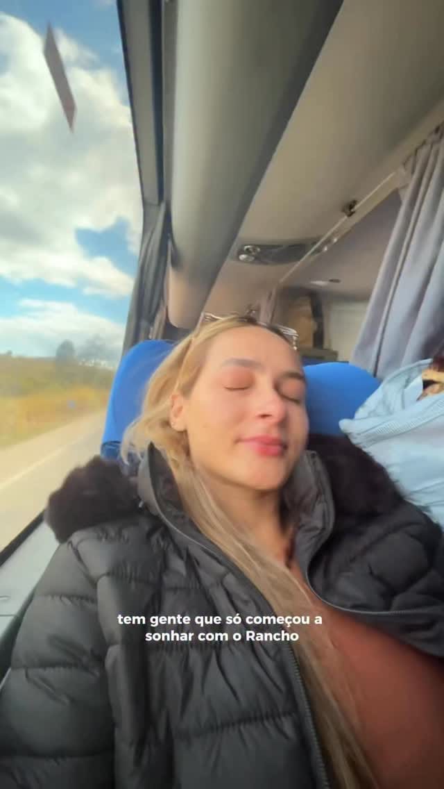 Post 9 by VITORIA DIAS 🌻 | UGC CREATOR on Instagram (video)