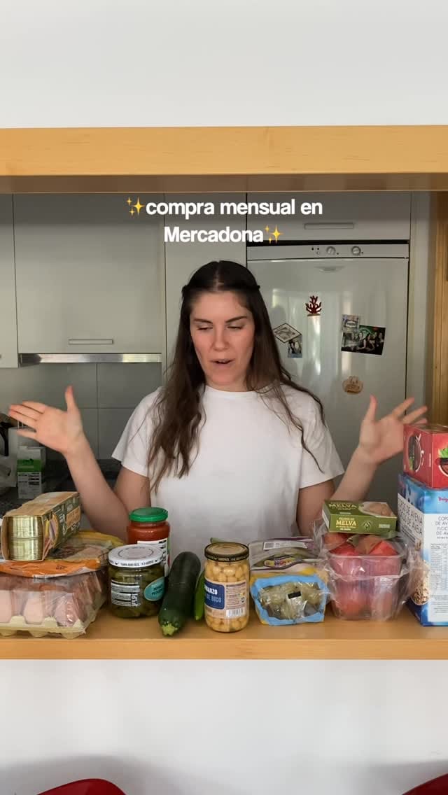 Post 5 by Laura Mareno☾ on Instagram (video)