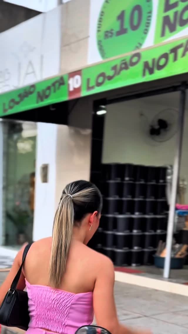 Post 5 by VITÓRIA TOMAZ on Instagram (video)