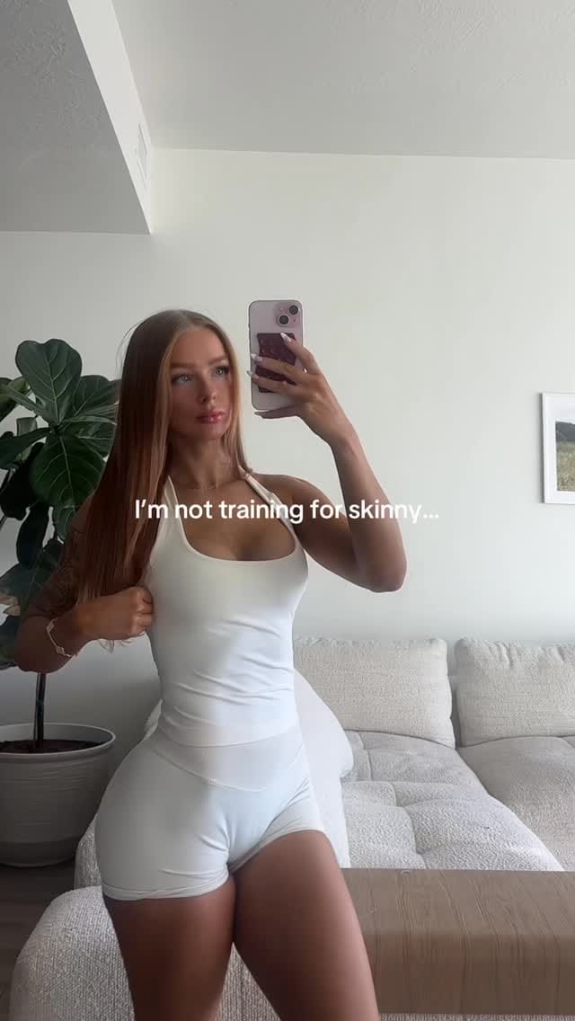 Post 5 by Hannah Thais | WOMENS FITNESS COACH on Instagram (video)