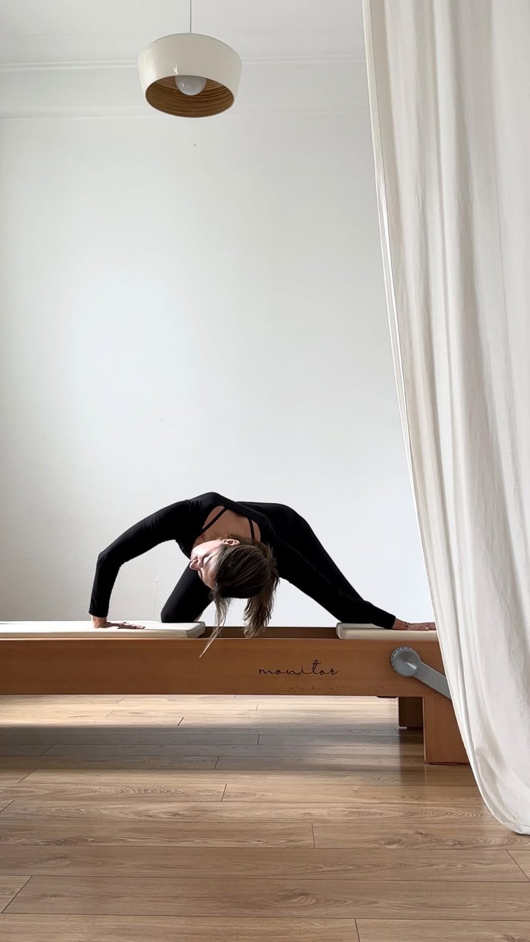 Post 8 by Camila Novoa on Instagram (video)