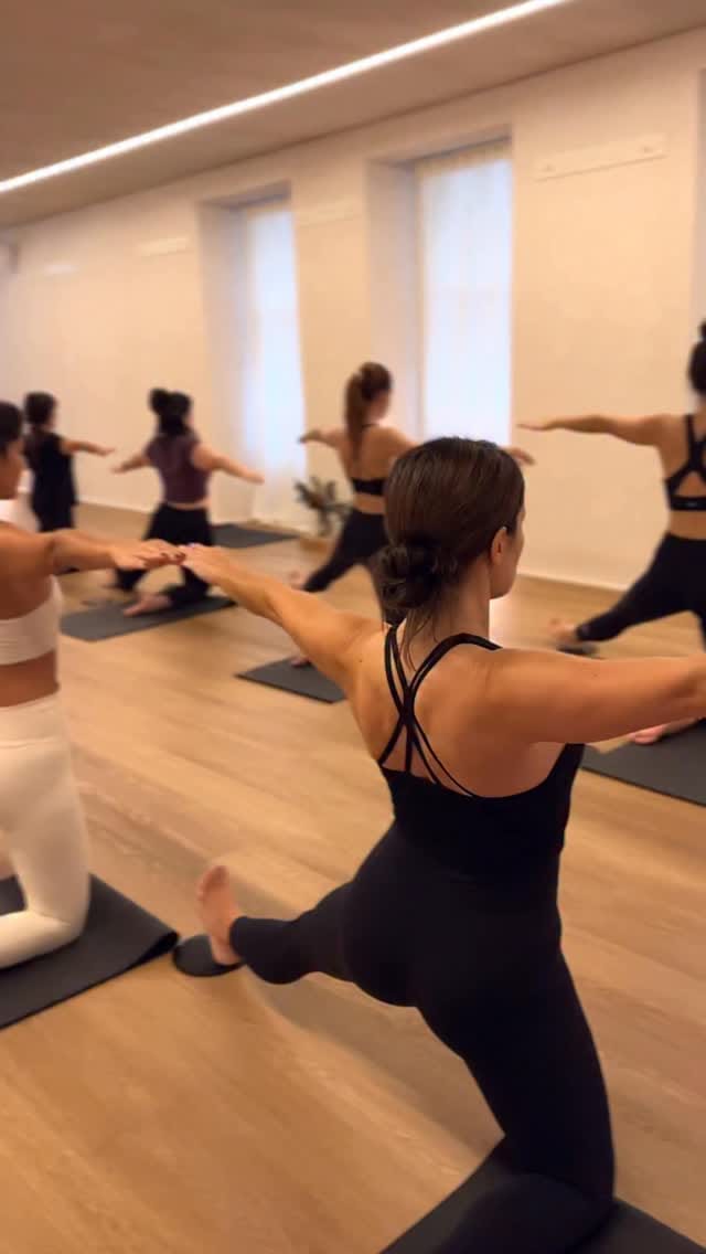 Post 9 by Camila Novoa on Instagram (video)