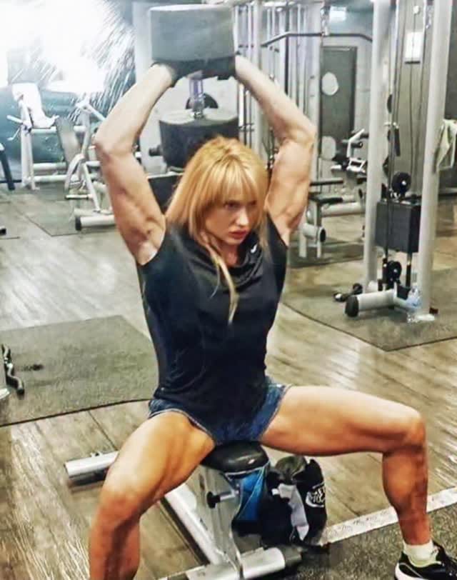 Post 2 by Nikita Personaltrainer on Instagram (video)
