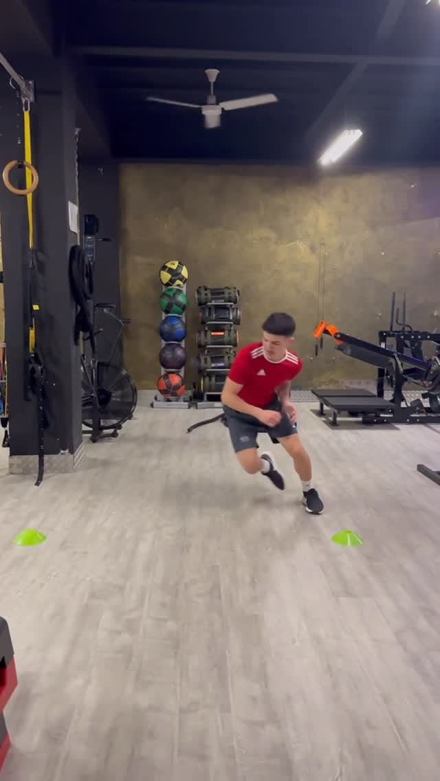 Post 2 by Mourad | Entrenador Personal on Instagram (video)