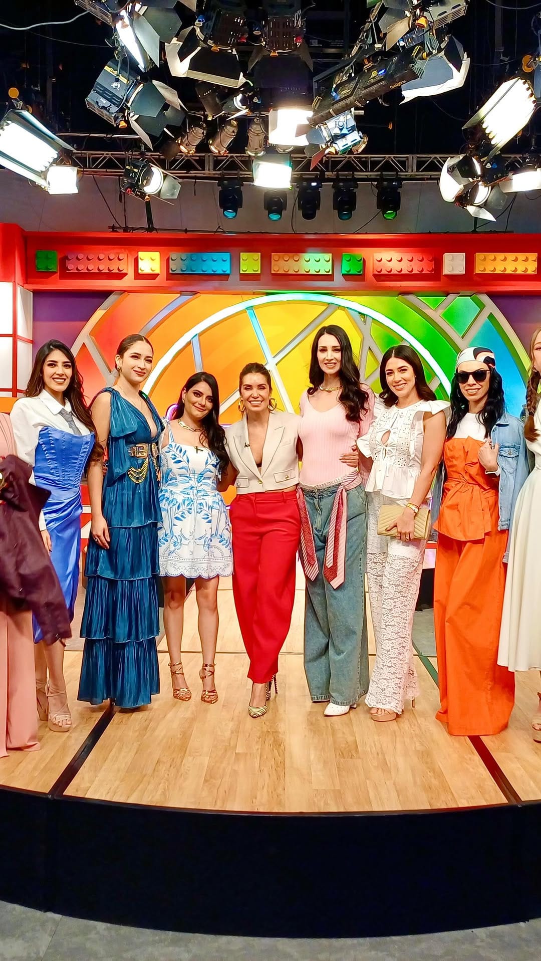 Post 2 by LOVE BOUTIQUE by Thalia Macedo on Instagram (video)