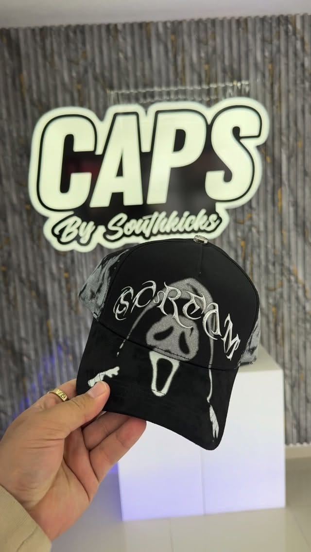 Post 5 by SouthKicks 🔥zapateria on Instagram (video)