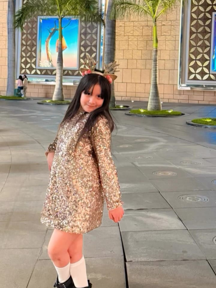 Post 2 by 𝔸ℕ𝕋𝕆ℕ𝔼𝕃𝕃𝔸    𝕋𝔸𝔻𝔻𝔼𝕐 on Instagram (carousel)