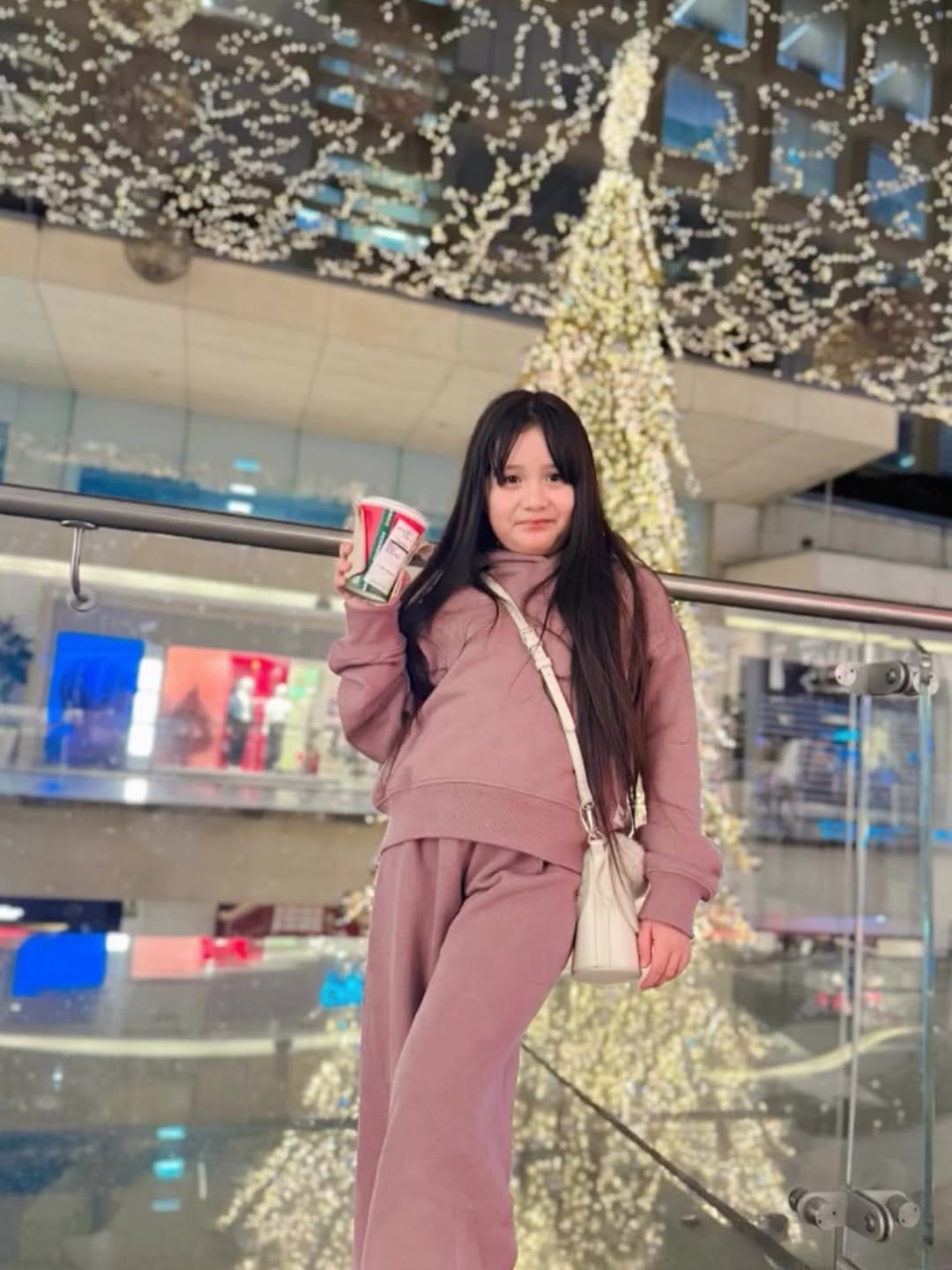 Post 4 by 𝔸ℕ𝕋𝕆ℕ𝔼𝕃𝕃𝔸    𝕋𝔸𝔻𝔻𝔼𝕐 on Instagram (carousel)