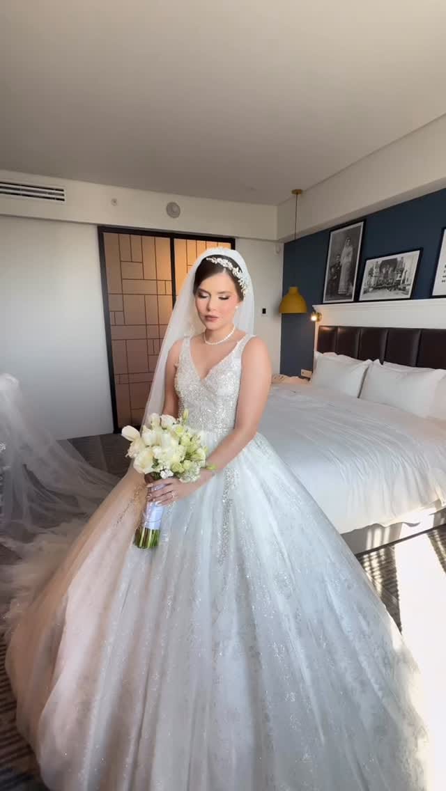 Post 7 by VESTIDOS DE NOVIAS on Instagram (video)