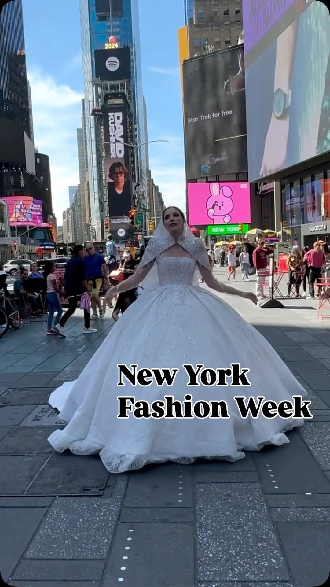 Post 9 by VESTIDOS DE NOVIAS on Instagram (video)