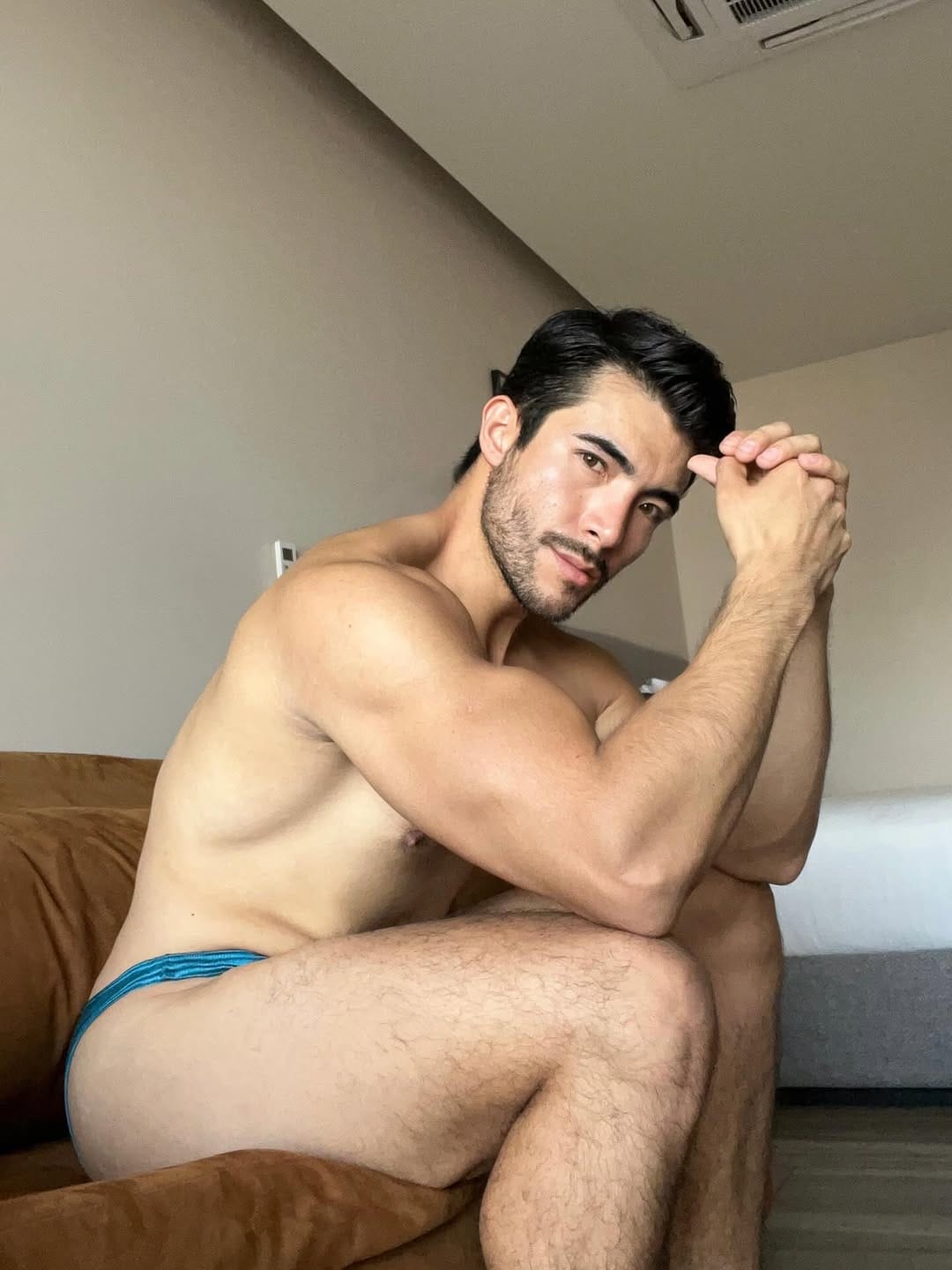 Post 4 by Oscar Bustamante on Instagram (carousel)