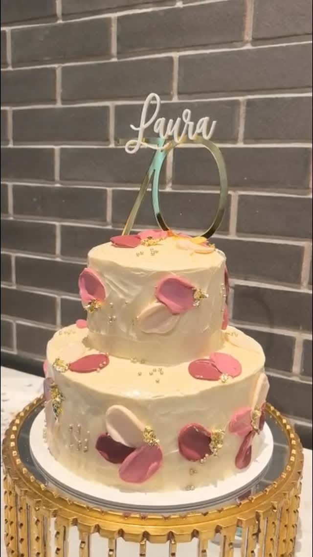 Post 4 by Pasteles de Laura on Instagram (video)