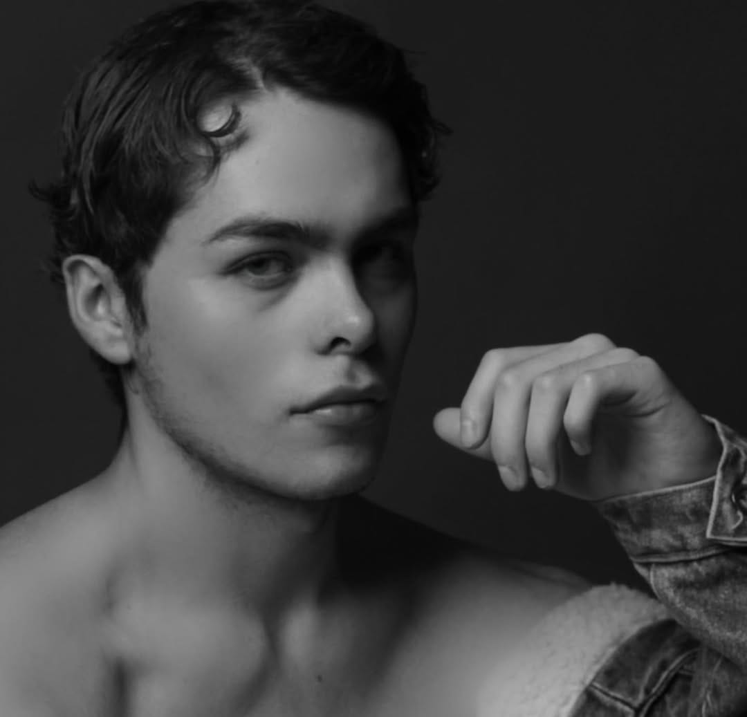 Post 10 by DIEGO DOBREVA☆ on Instagram (carousel)