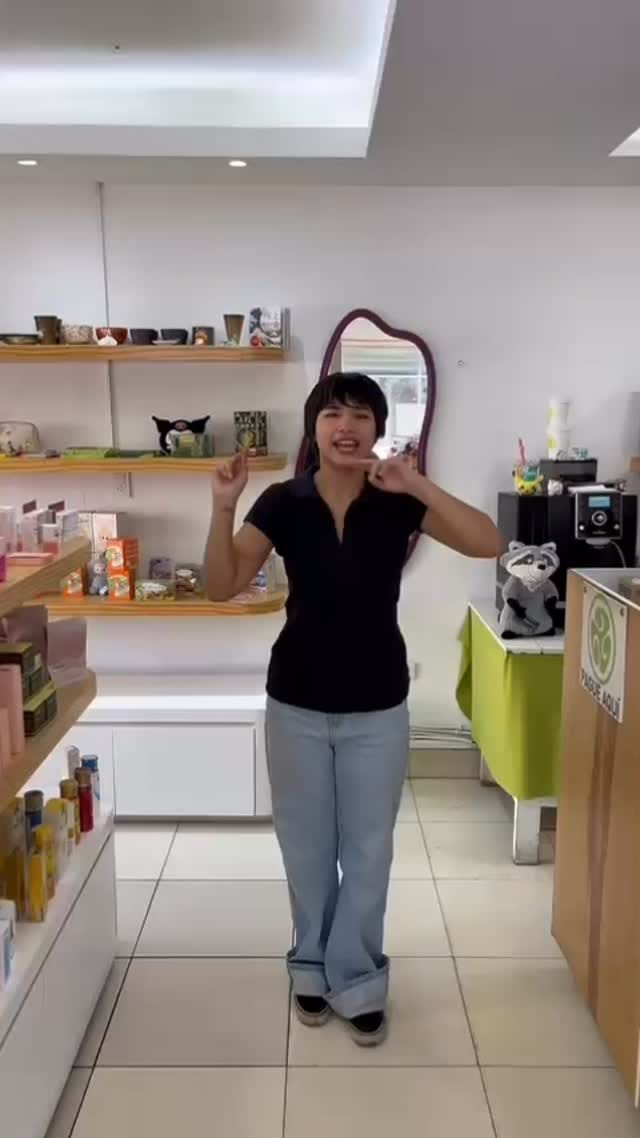 Post 4 by Takeshita on Instagram (video)