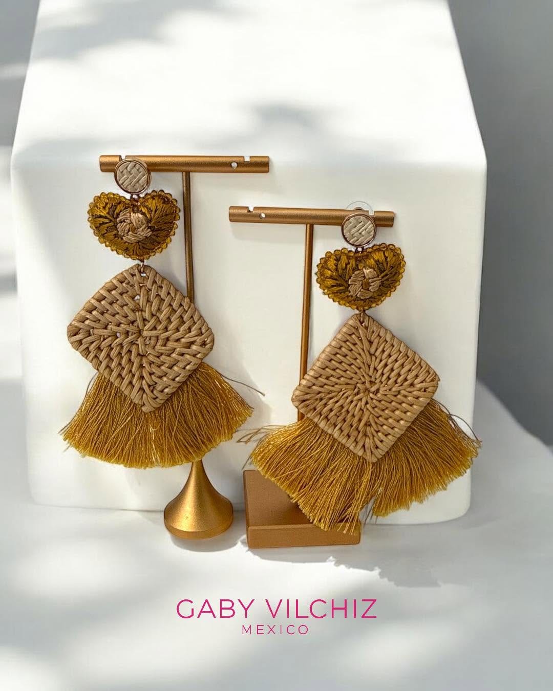 Post 2 by Gaby Vilchiz on Instagram (carousel)