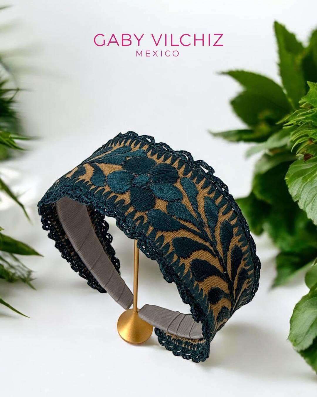 Post 6 by Gaby Vilchiz on Instagram (carousel)