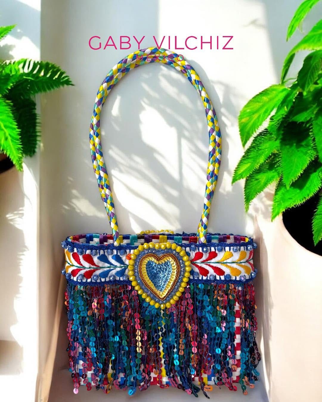 Post 8 by Gaby Vilchiz on Instagram (carousel)