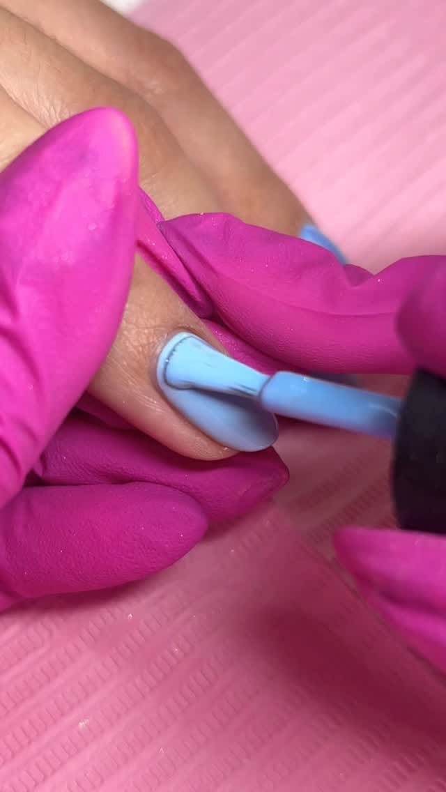 Post 10 by Gold Nail Bar ® on Instagram (video)