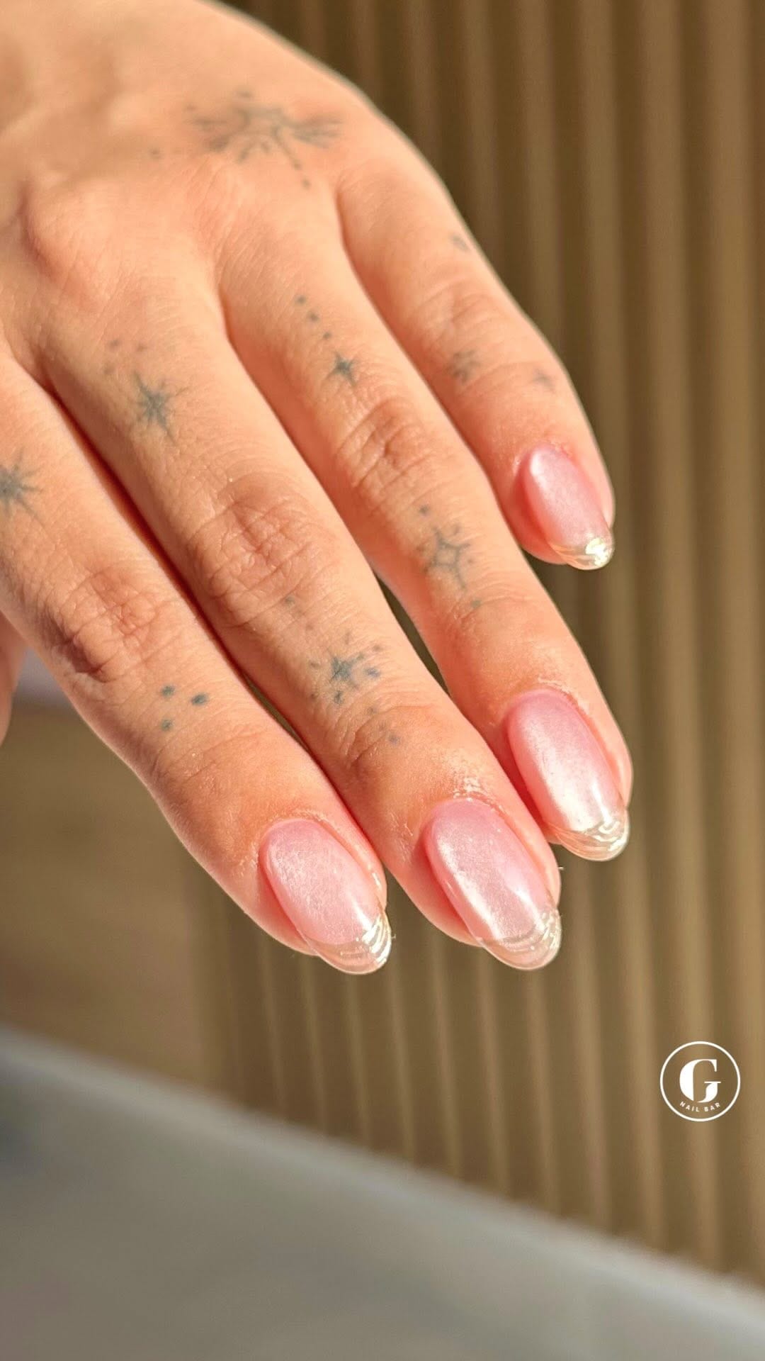 Post 4 by Gold Nail Bar ® on Instagram (video)
