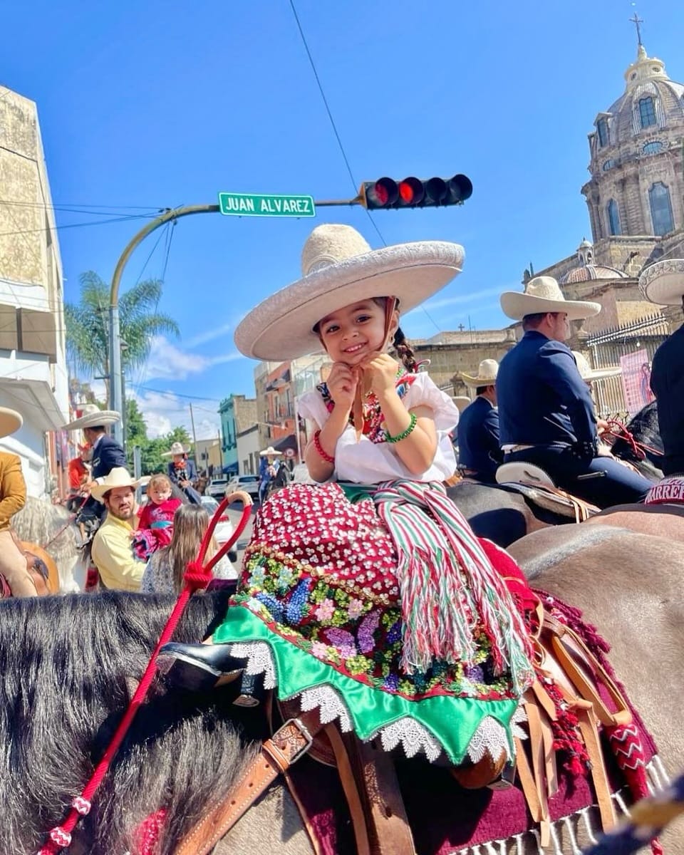Post 6 by CASAZMX on Instagram (carousel)