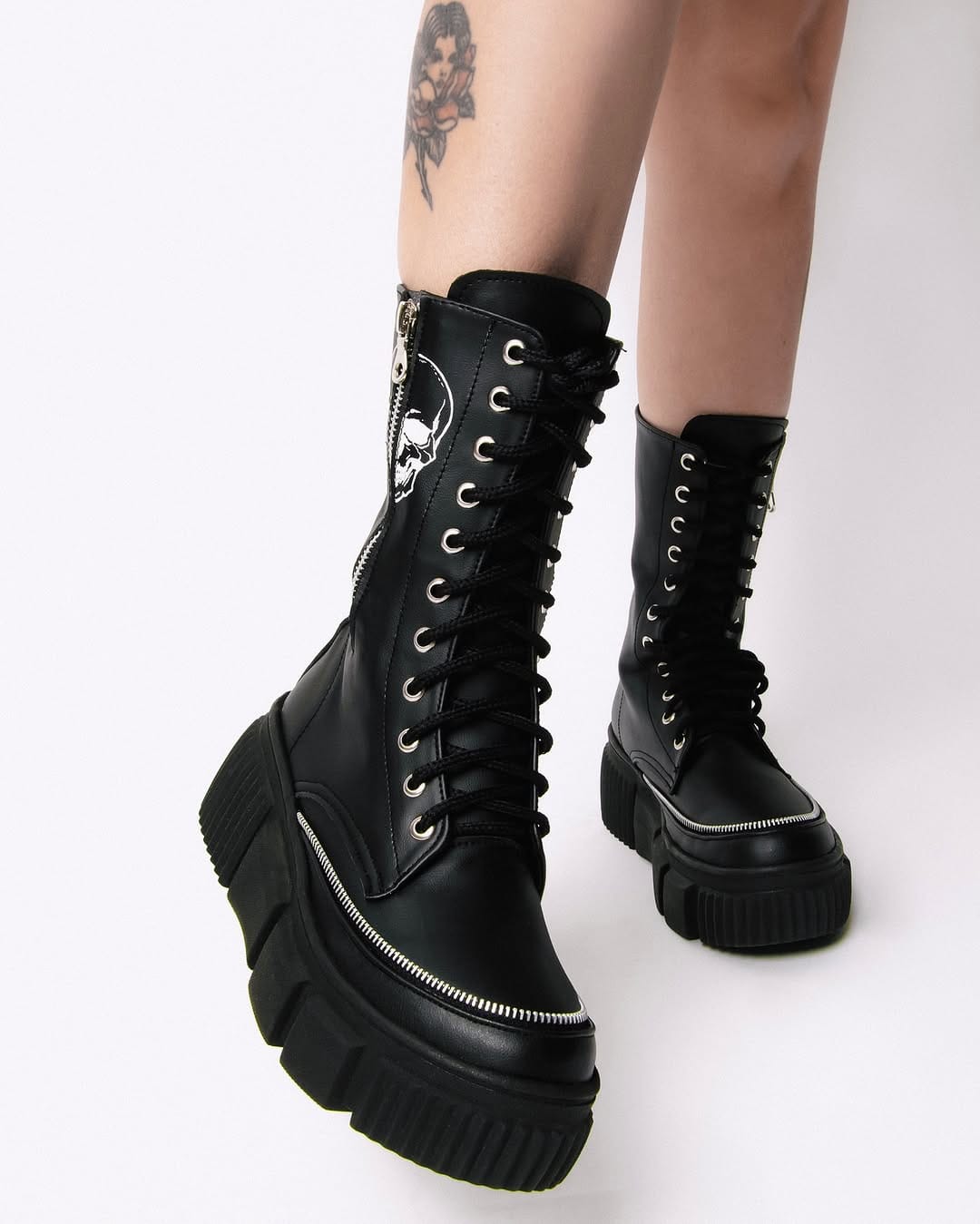 Post 7 by BlessingBlack | Calzado | botas on Instagram (carousel)