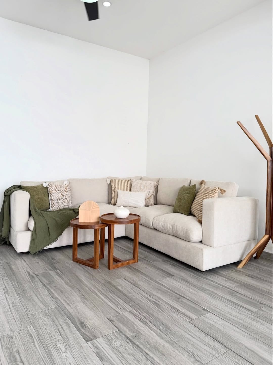 Post 10 by CASA ARTIA | MUEBLES & DECORACIÓN on Instagram (carousel)