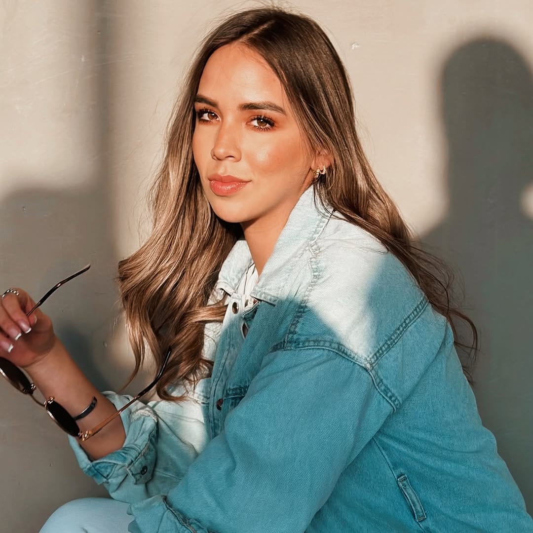 Post 2 by 𝒮𝒽𝑒𝓁 𝒢𝒶𝓇𝒸𝒾𝒶 on Instagram (image)