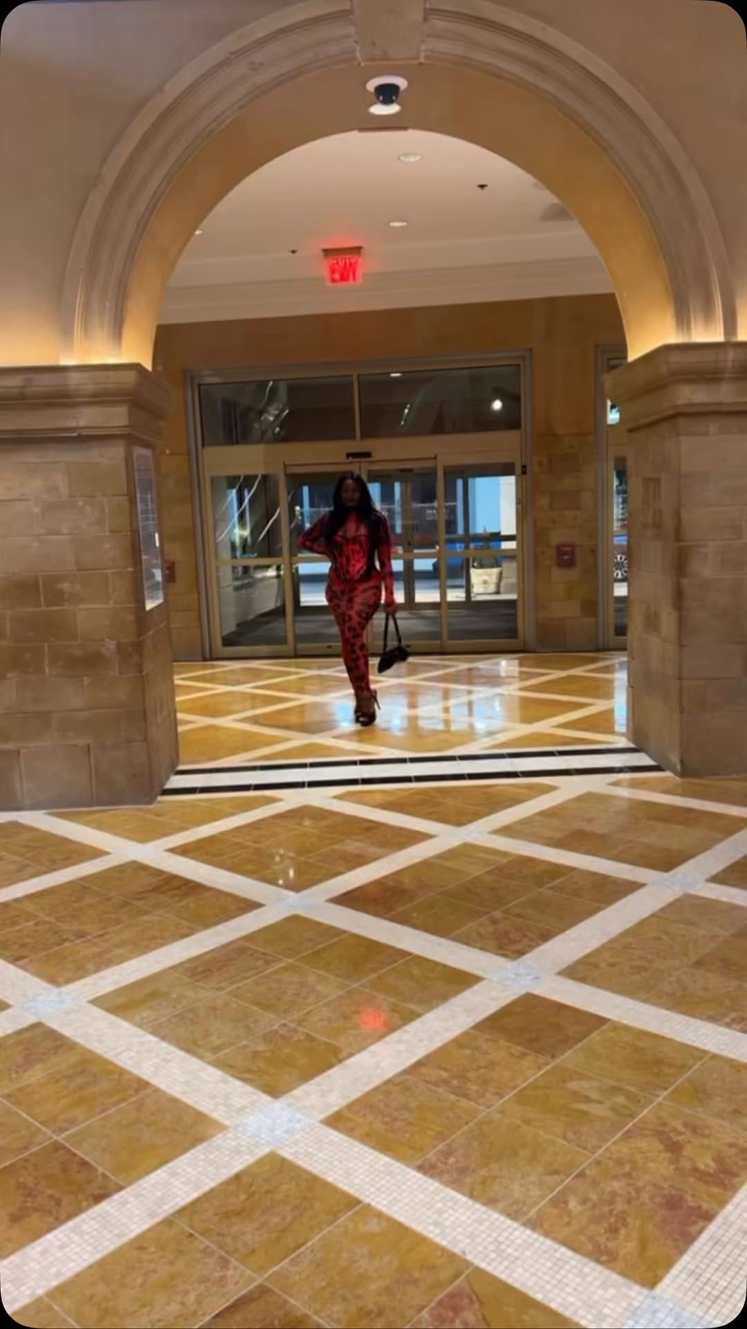Post 4 by Meshauni Prince on Instagram (video)