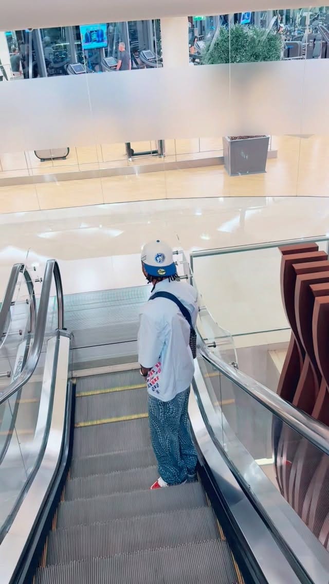 Post 3 by Sheku Fofanah on Instagram (video)