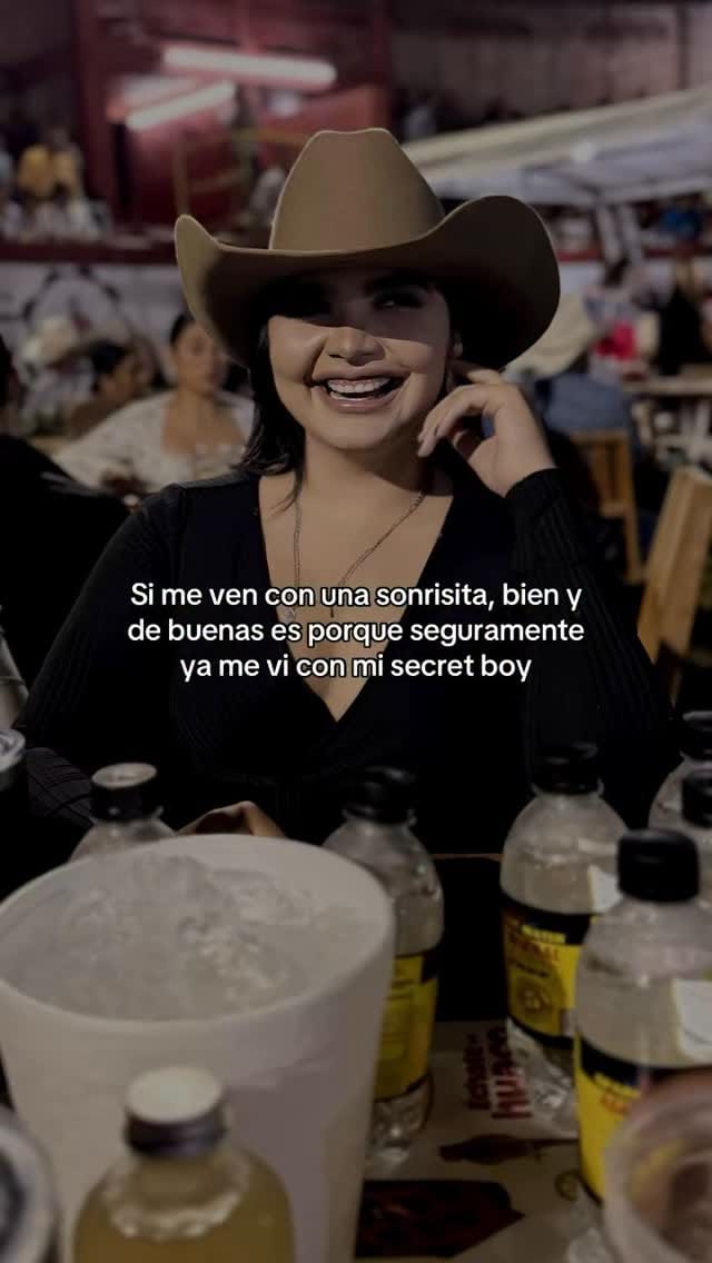 Post 8 by Vale Palacios on Instagram (video)