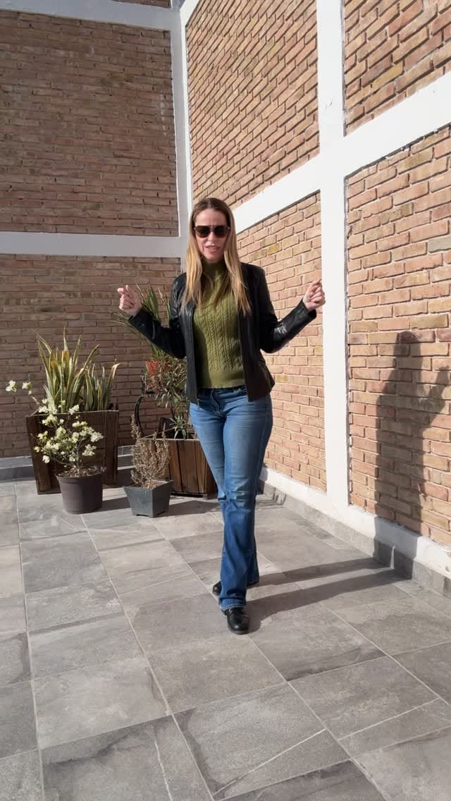 Post 2 by Roberta Batarse on Instagram (video)